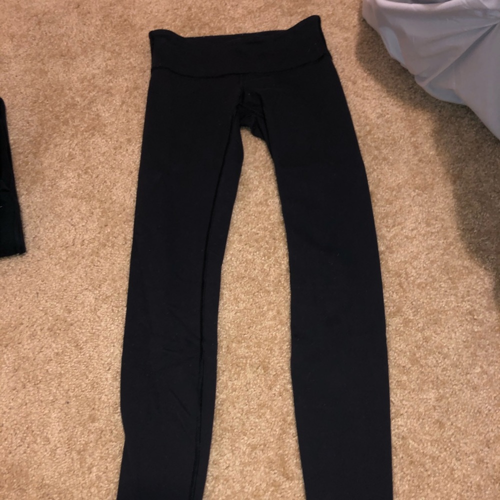 black lululemon leggings